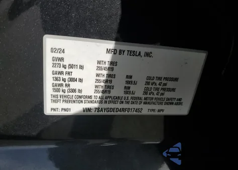 2024 Tesla Model Y z USA, uszkodzony, nr VIN 7SAYGDED4RF017452